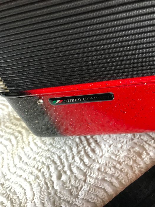 Vendo concertina semi nova da Famosa marca Dinobafetti