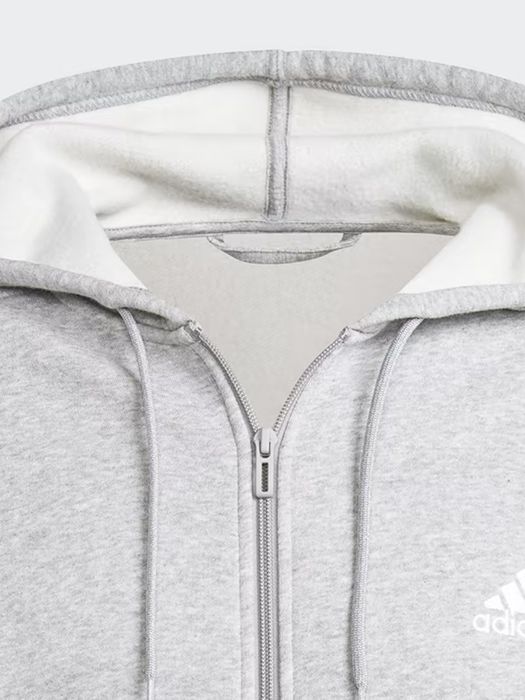 Костюм спортивный Adidas  на флисе р S смотрите замеры