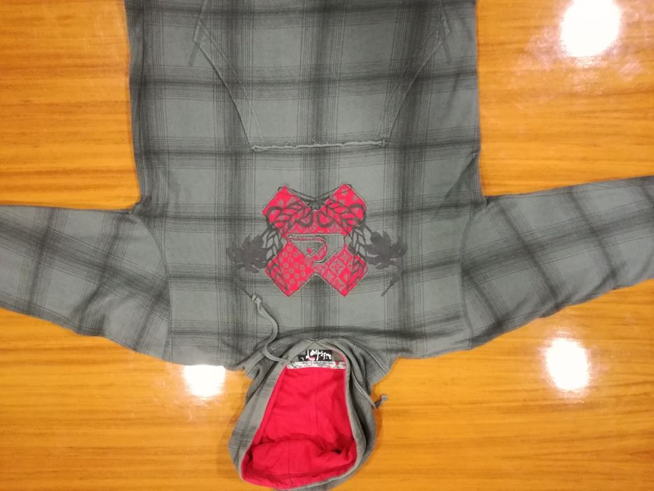 Sweat Fallen, Carhartt e Quiksilver