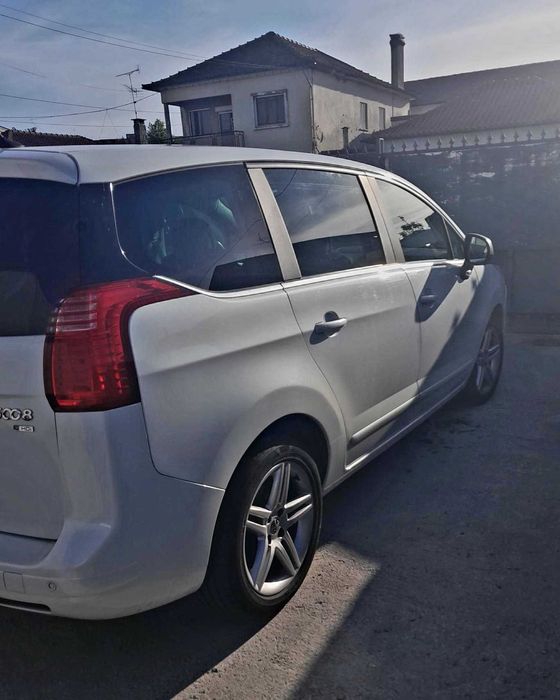 Carrinha Peugeot 5008 7 lugares