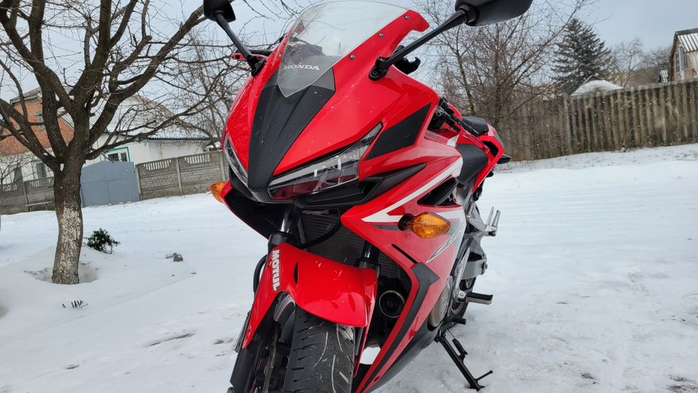 Honda CBR 400R Sport Bike