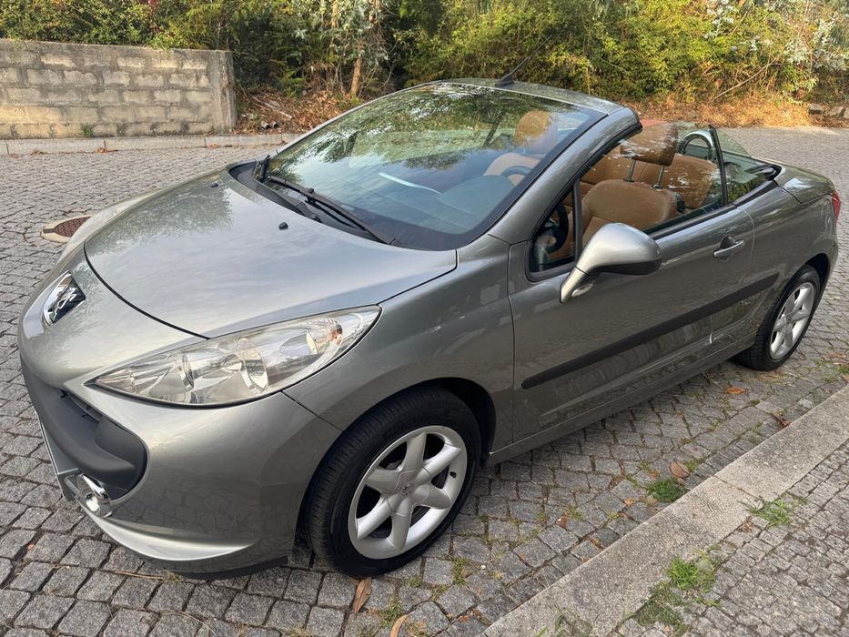 Peugeot 207 CC em bom estado