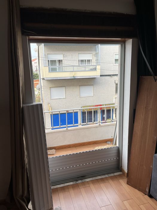 Instalação e Reparações de Estores em pvc / Aluminio