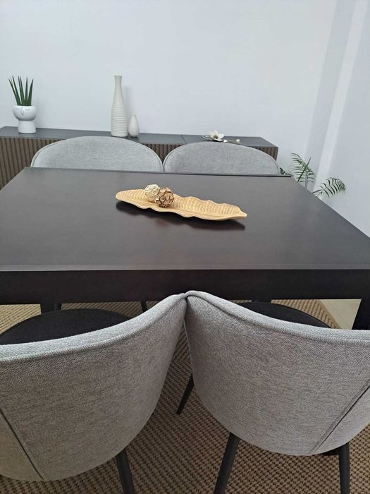 Vendo mesa de sala jantar com 1.20/2.40 wengue