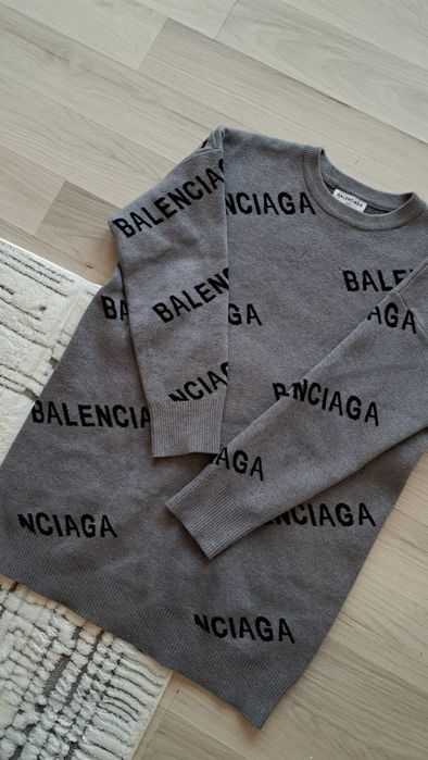 Balenciaga Allover Logo Intarsia Knit Sweater rozmiar M.