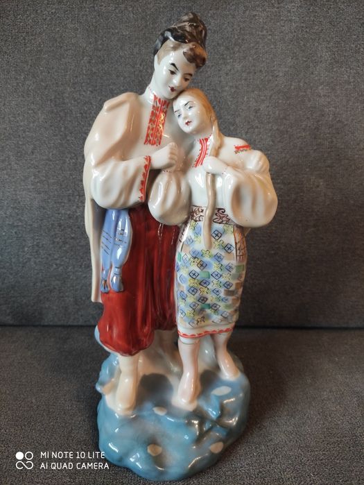 Figurki ceramiczne.