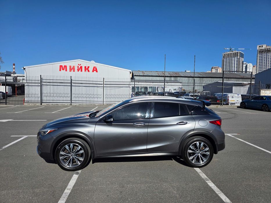 Infiniti QX30 Essential AWD 2018.5 — премиальный кроссовер с динамичным характером и высоким уровнем комфорта.