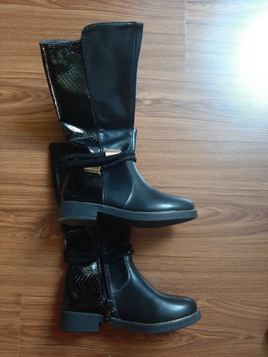 Взуття для дівчинки 30, 32 розмір. Туфлі 30 р, чобітки 32 розмір