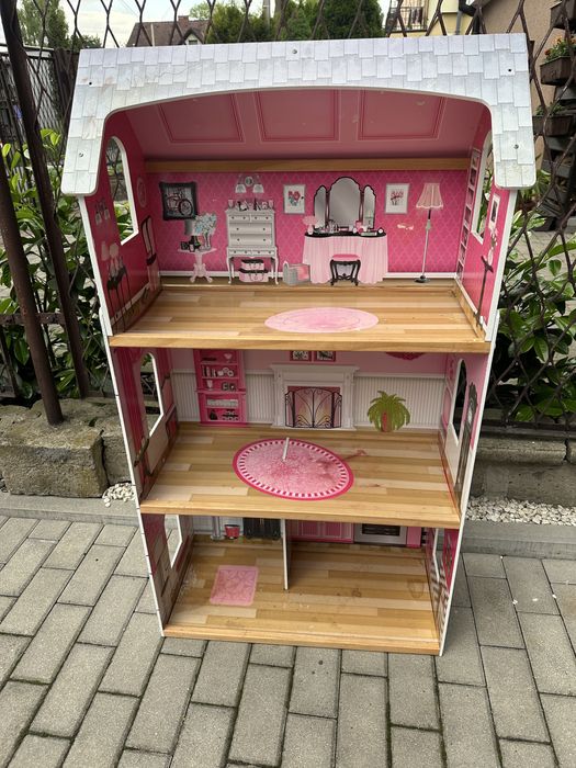 DuŻy domek dla lalek