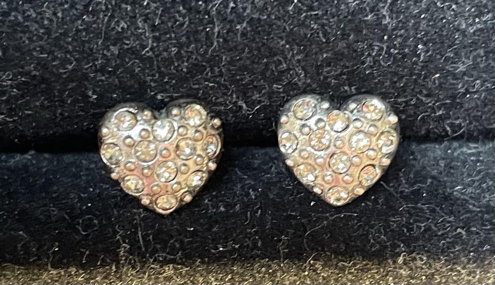 Kolczyki srebrne z cyrkoniammi serduczko Dyrberg/Kern