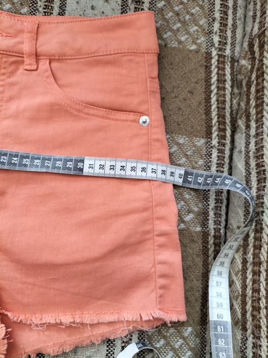 Brzoskwiniowe spodenki