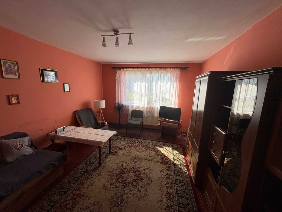 Sprzedam mieszkanie - 62,8 m2  + 2 ogródki + duże pomieszczeni gospodarcze i piwnica, do remontu