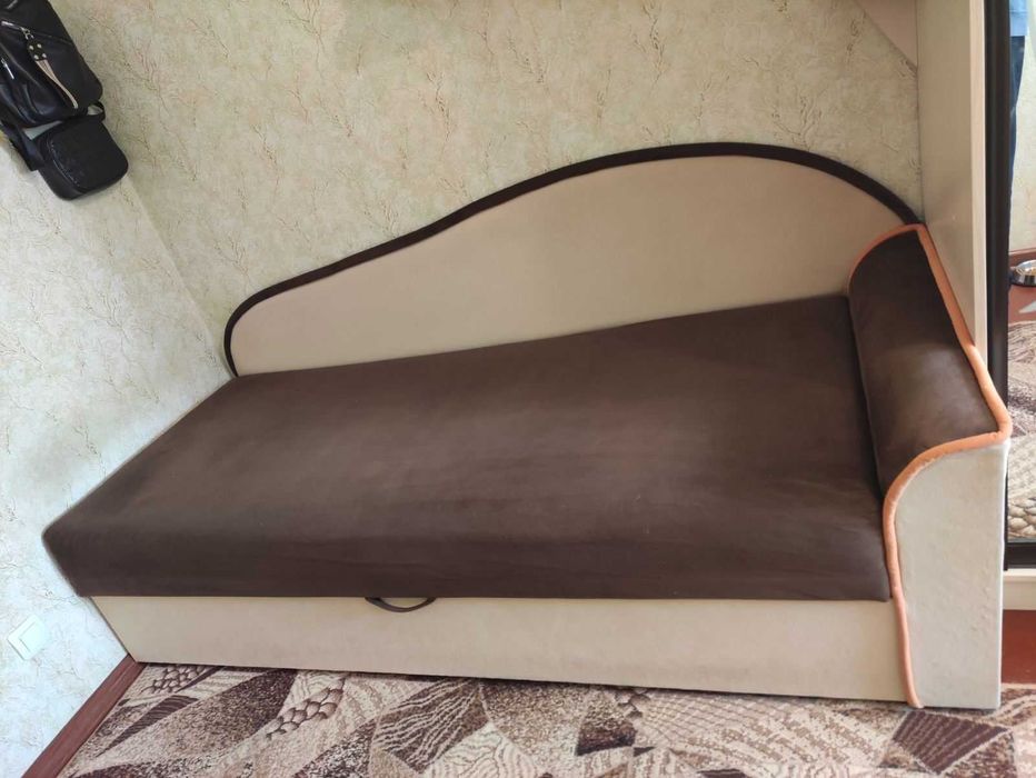 Продаються 2 диванчики