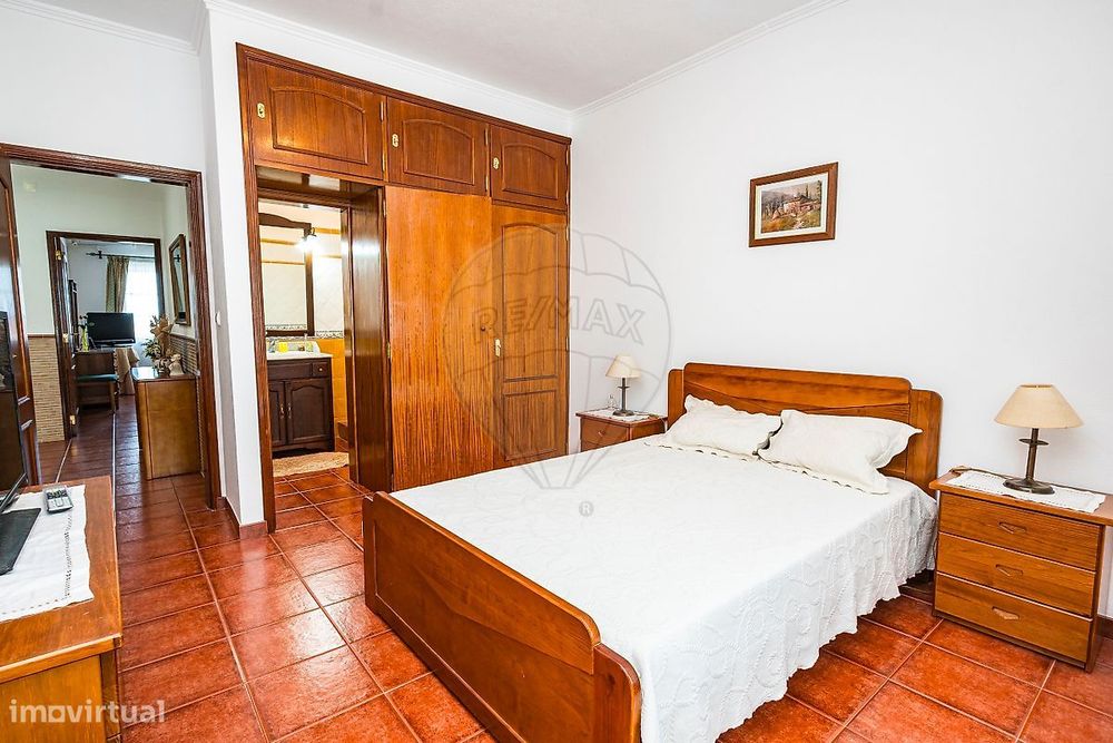 Moradia T4 para venda