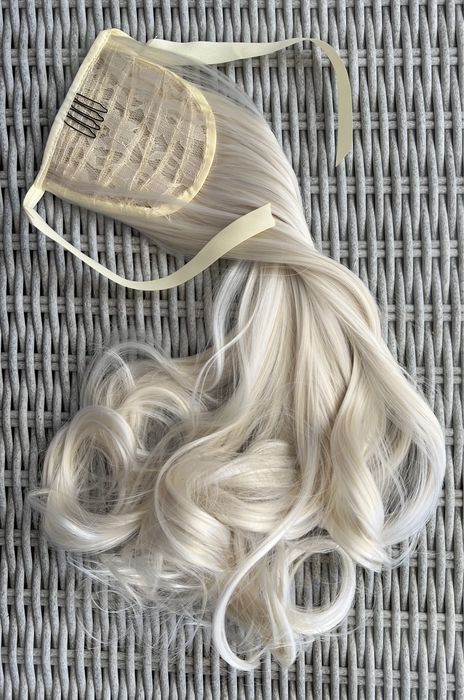 Premium Ultra włosy doczepiane, platynowy blond, kucyk, loki 622.