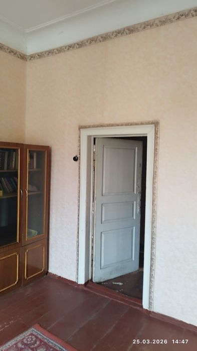 Продаж половини будинку