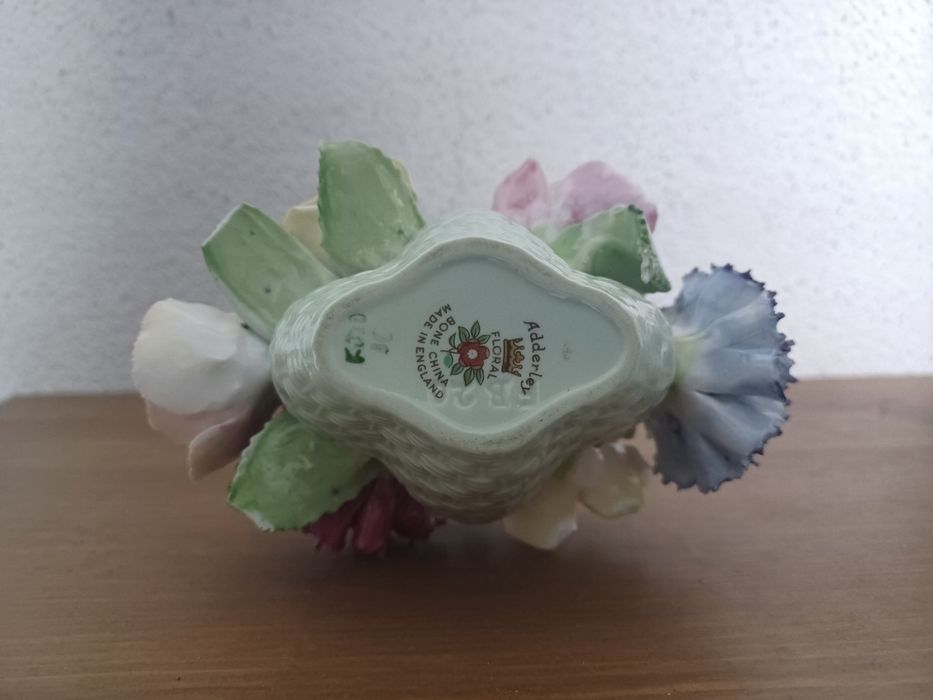 Cesto floral em porcelana Adderley (made in England)