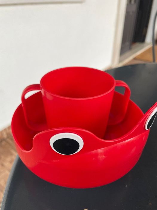 Pratos e copos em muito bom estado