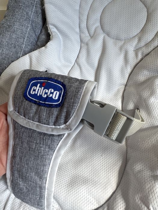 Leżaczek bujaczek Chicco Pocket Relax szary, składany