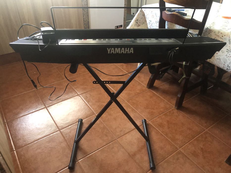 Orgao/Piano YAMAHA PSR-47