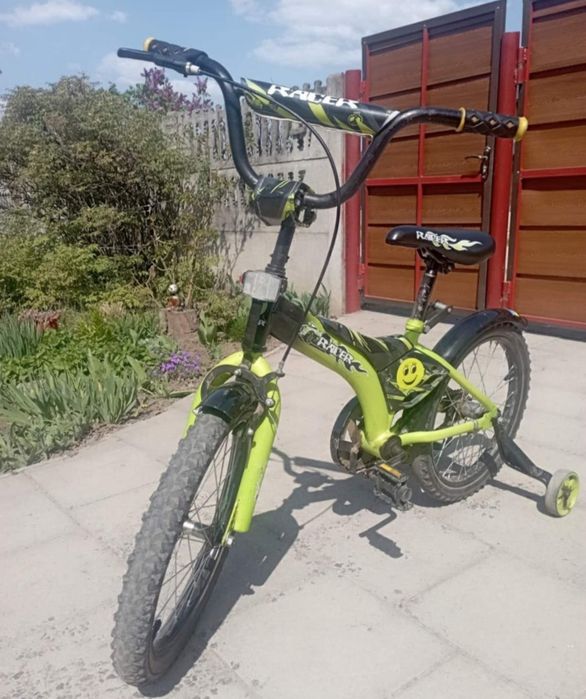 Дитячий велосипед Racer у відмінному стані  
Продається стильний дитячий велосипед Racer зеленого кольор