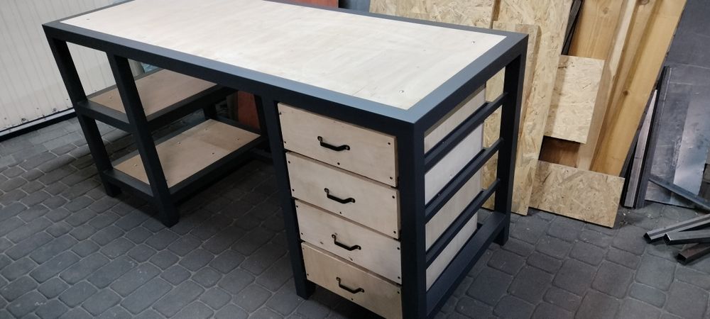 Solidny stół warsztatowy (Falbanek)