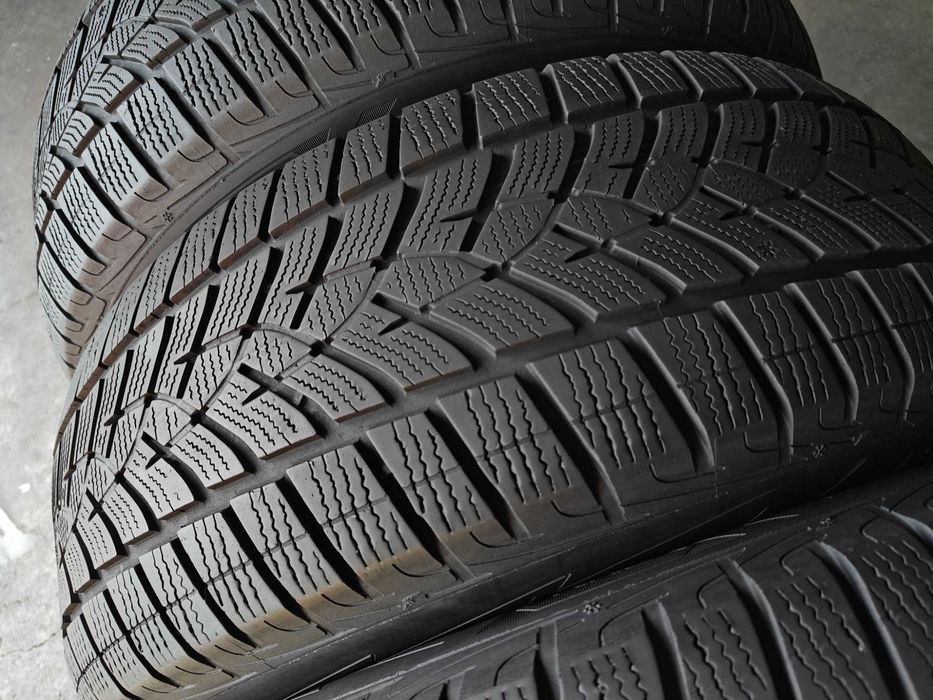 R17 225/60 103V XL шини зимові вживані на Кіа Спортейдж імпортні GoodYear Ultraprip Performance рік24 виробництво Германія