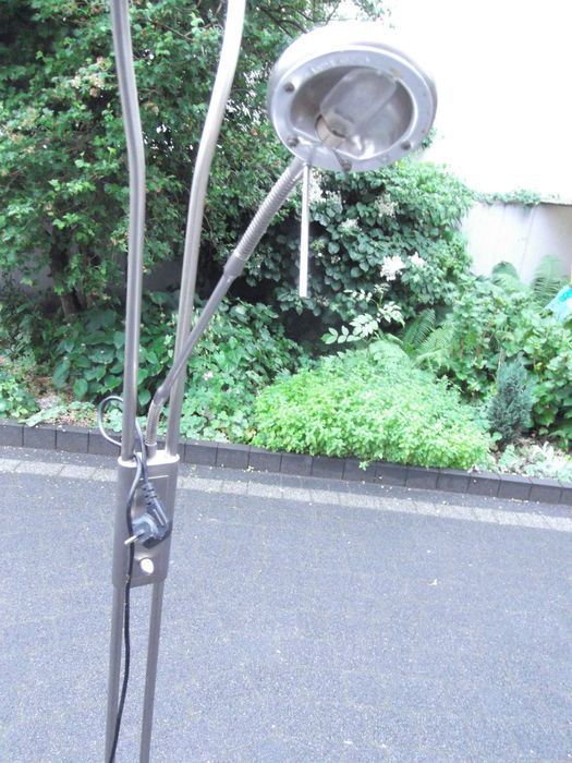 Lampa stojąca podłogowa