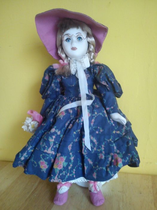Lalka porcelanowa