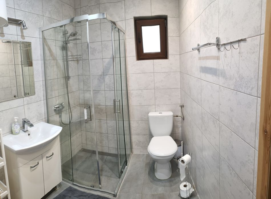Domek Kajetan z jacuzzi/balią na Kaszubach nad jeziorem Deka