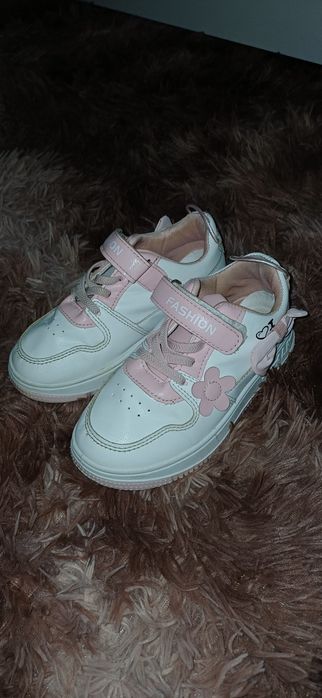 Кросівки  для дівчинки