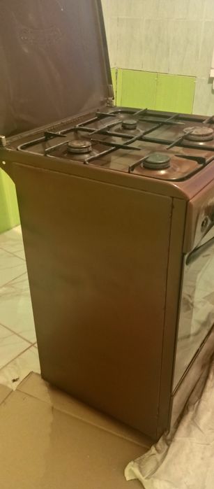 Продам срочно газовую плиту в отличном  состоянии
