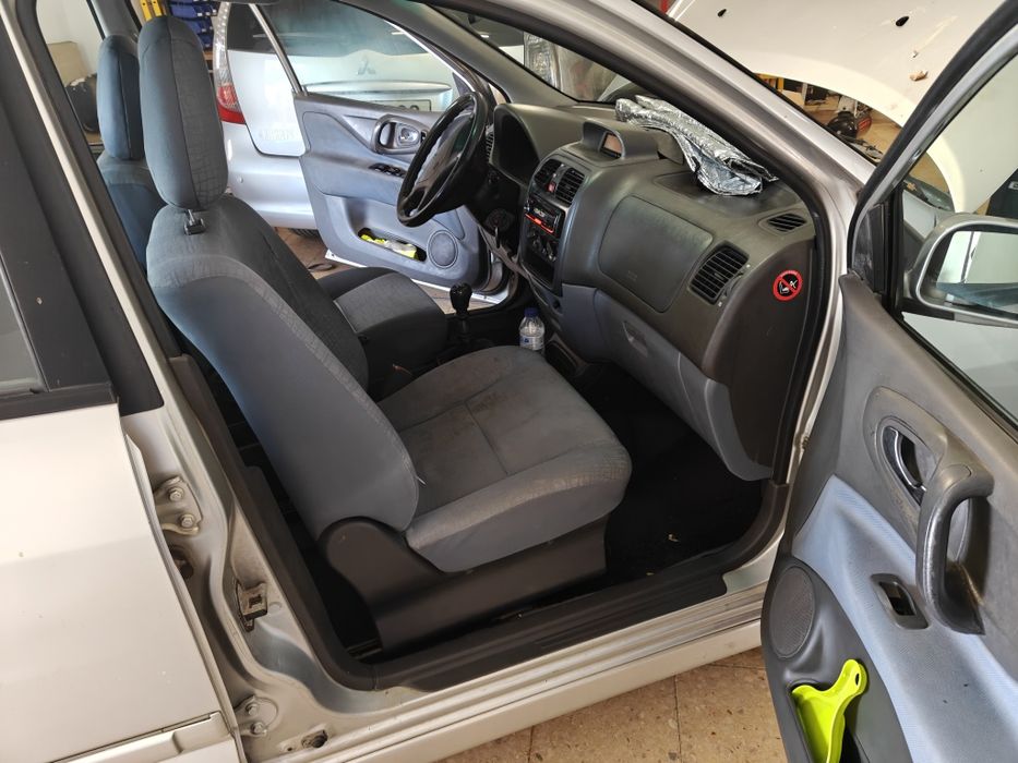 Space star Mitsubishi 1.3 gasolina,2001.( Problema na junta)
Vendo com