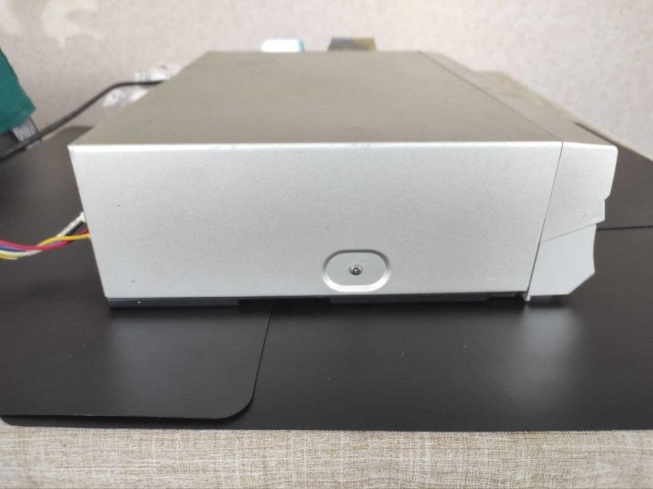 Видеомагнитофон касетный JVC HR-P201ER