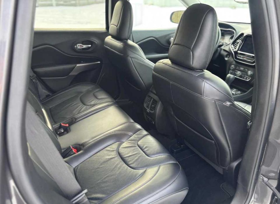 Jeep Cherokee 2019 року