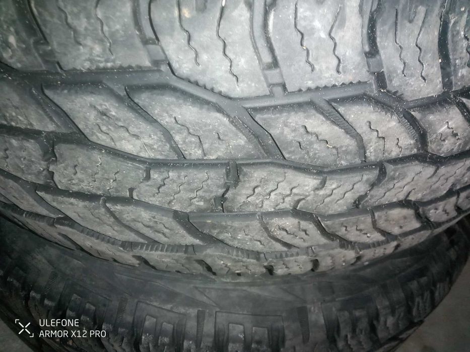 Vendo 4 peuns em bom estado com a medida 265/75/R16