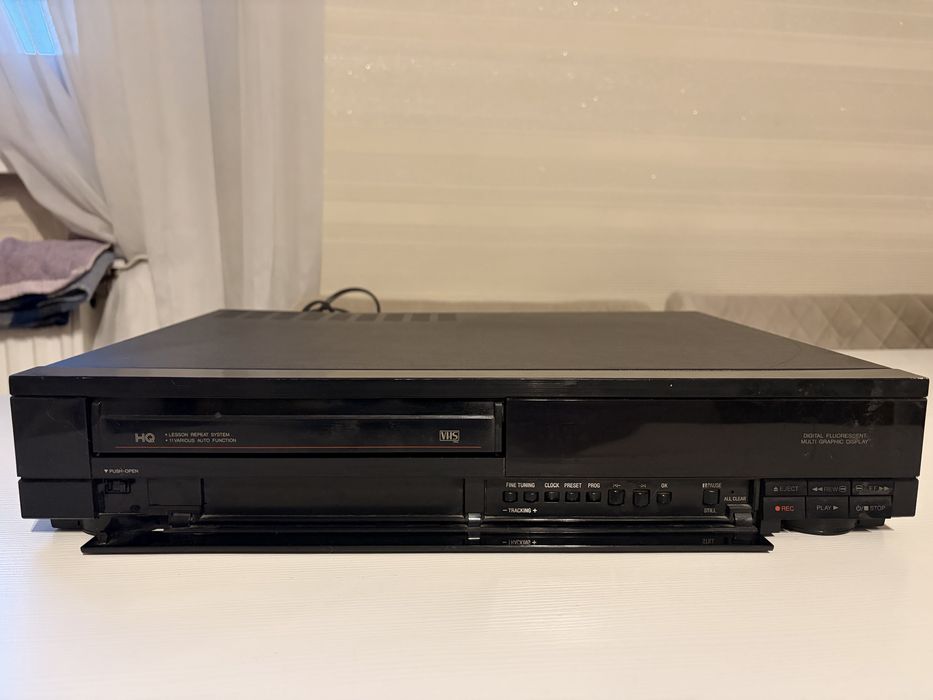 Відеомагнітофон SANYO VHR-5100EE (Japan) VHS, ретро