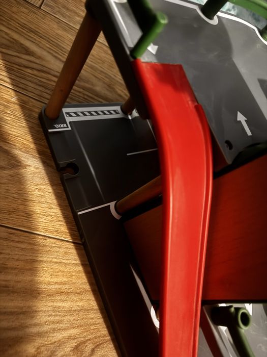 Parking Brio kolejka gratis samochody stan bardzo dobry