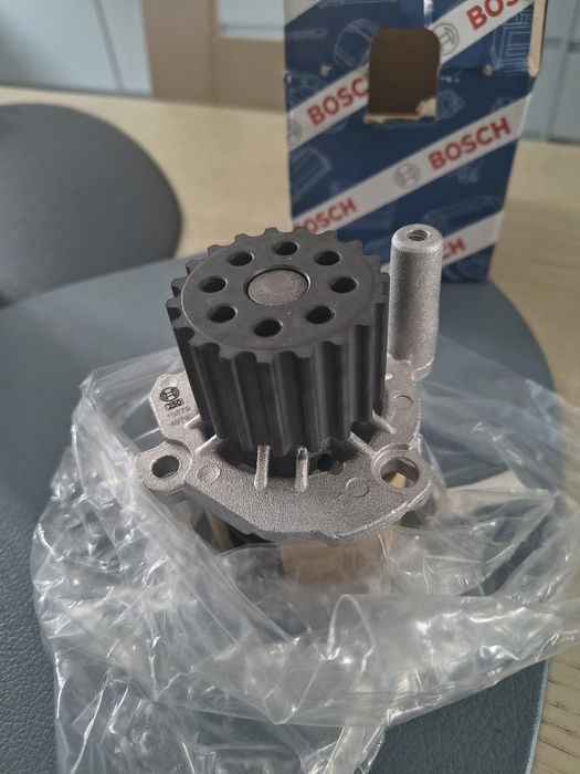 Pompa wody Bosch VW, Audi, Seat Skoda