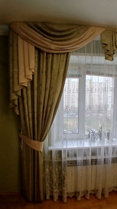 Дизайнерські штори в хорошому стані