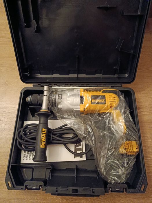 Berbequim DeWalt DWD522 novo na caixa