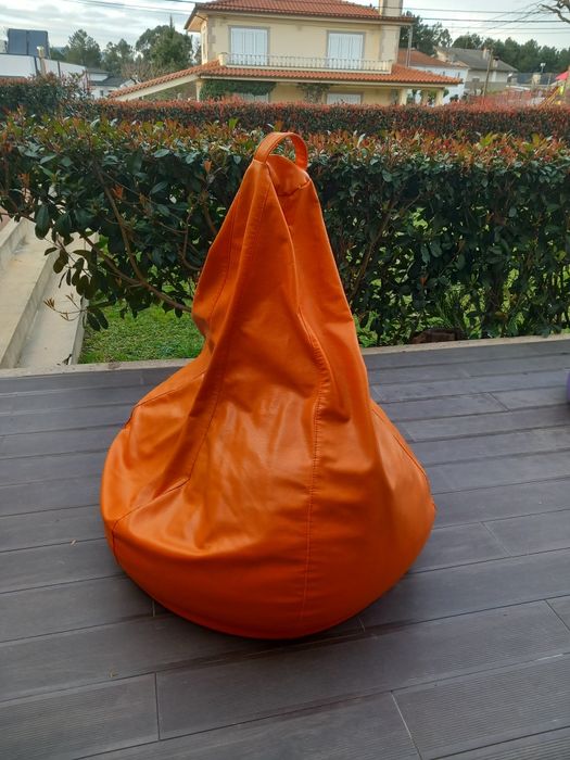 Puff pêra em pele sintetica