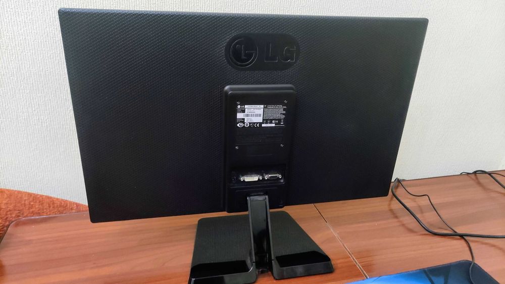 IPS Монитор 23 дюйма LG IPS234T / 1920 x 1080 fullhd