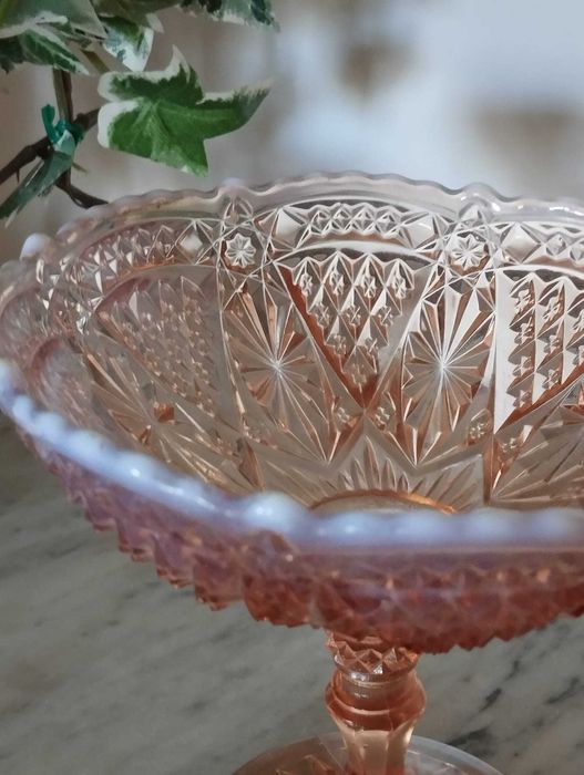 Bomboneira em Vidro Rosa Cobre