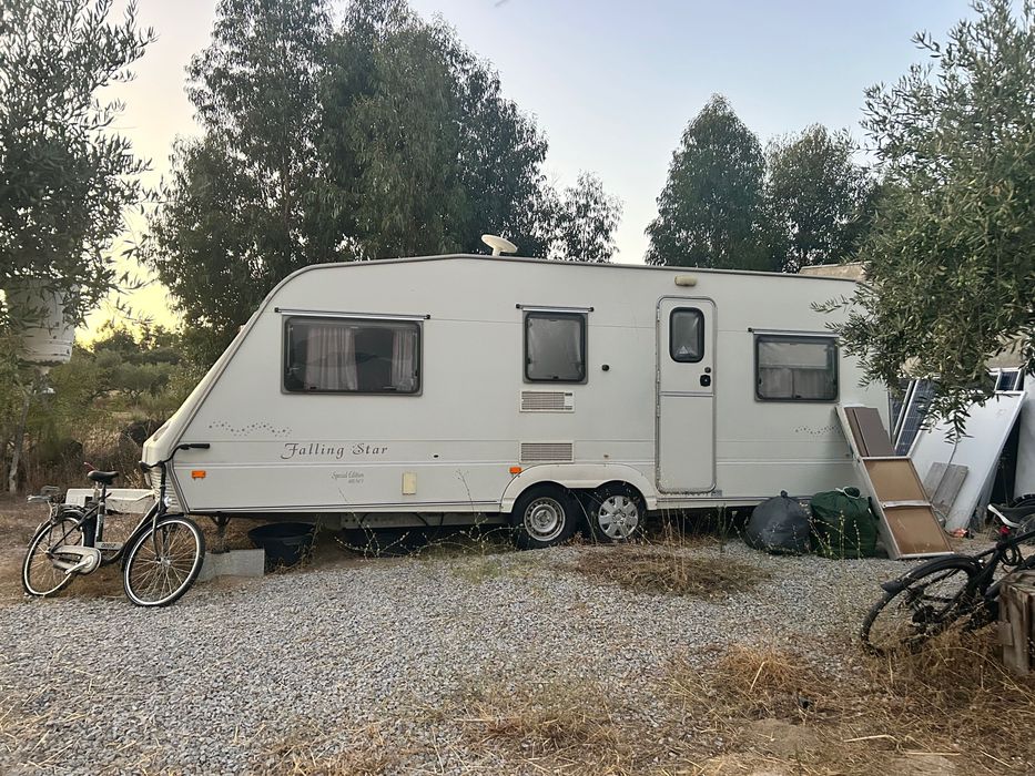 Caravana Grande – Ideal para Projeto Off-Grid