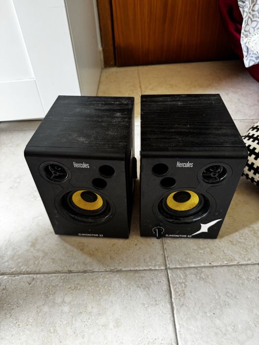 Hercules Columns in Good Condition64750492392067122