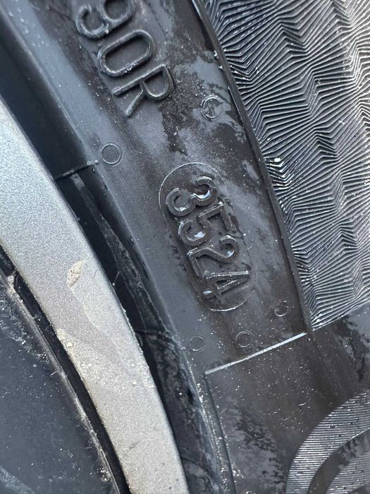 Felgi- opony 17'' Continental stalowe stalowe strukturalne z kołpakami