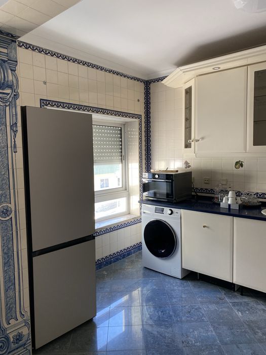 Apartamento T3  zona Ribeirinha  Baixa Banheira Frente as piscinas municipais , com AR Condicionado e todo mobilado e com cozinha totalmente equipada