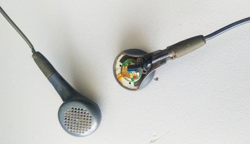 Продам аксессуары для "Sony Ericsson".