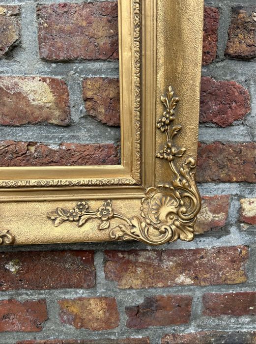 Moldura antiga folheada a ouro Rococó